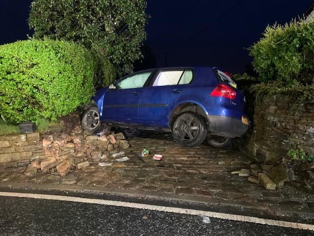 Car Crashes Into Wall At Notorious Bend In Bradshaw Road Walshaw Bury Times