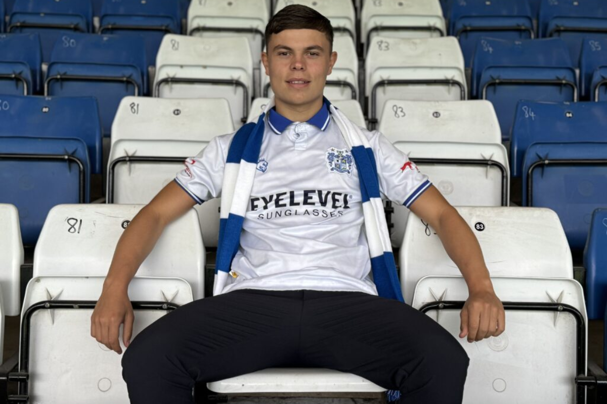 Bury FC complete signings of Connor Pye and Jack Dunn